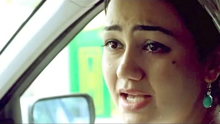 таджикский национальный костюм джома. найди точики. две таджички. образ таджички. рухшона каримова 2021.