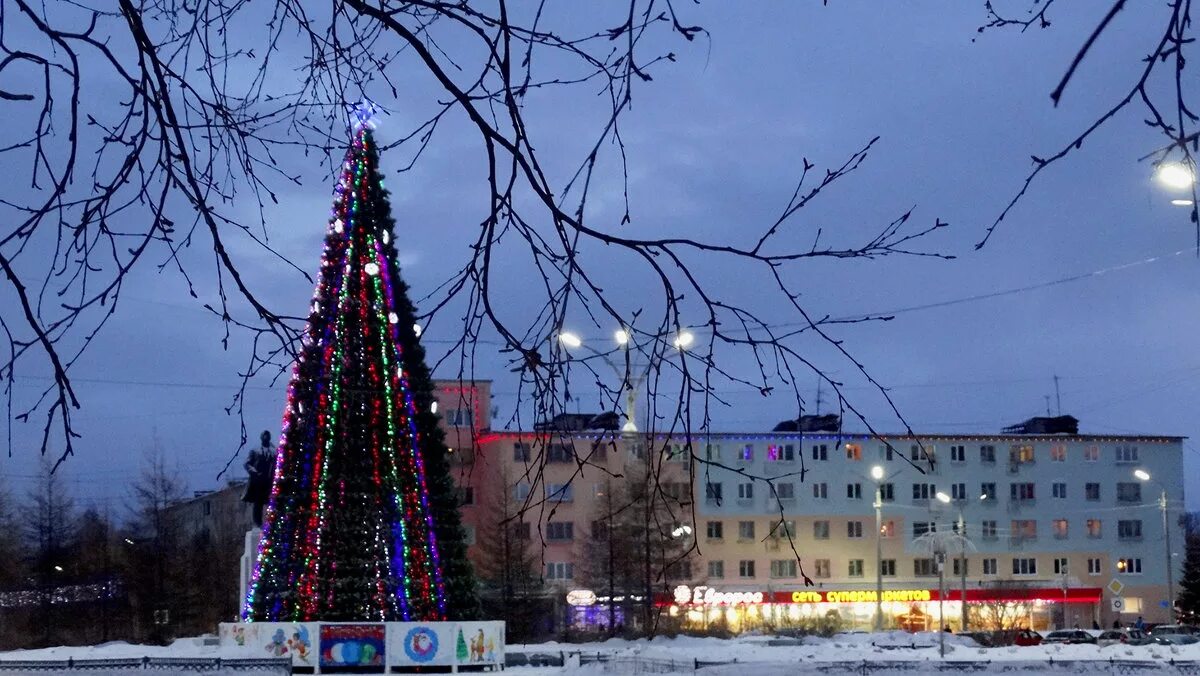 елка в мончегорске