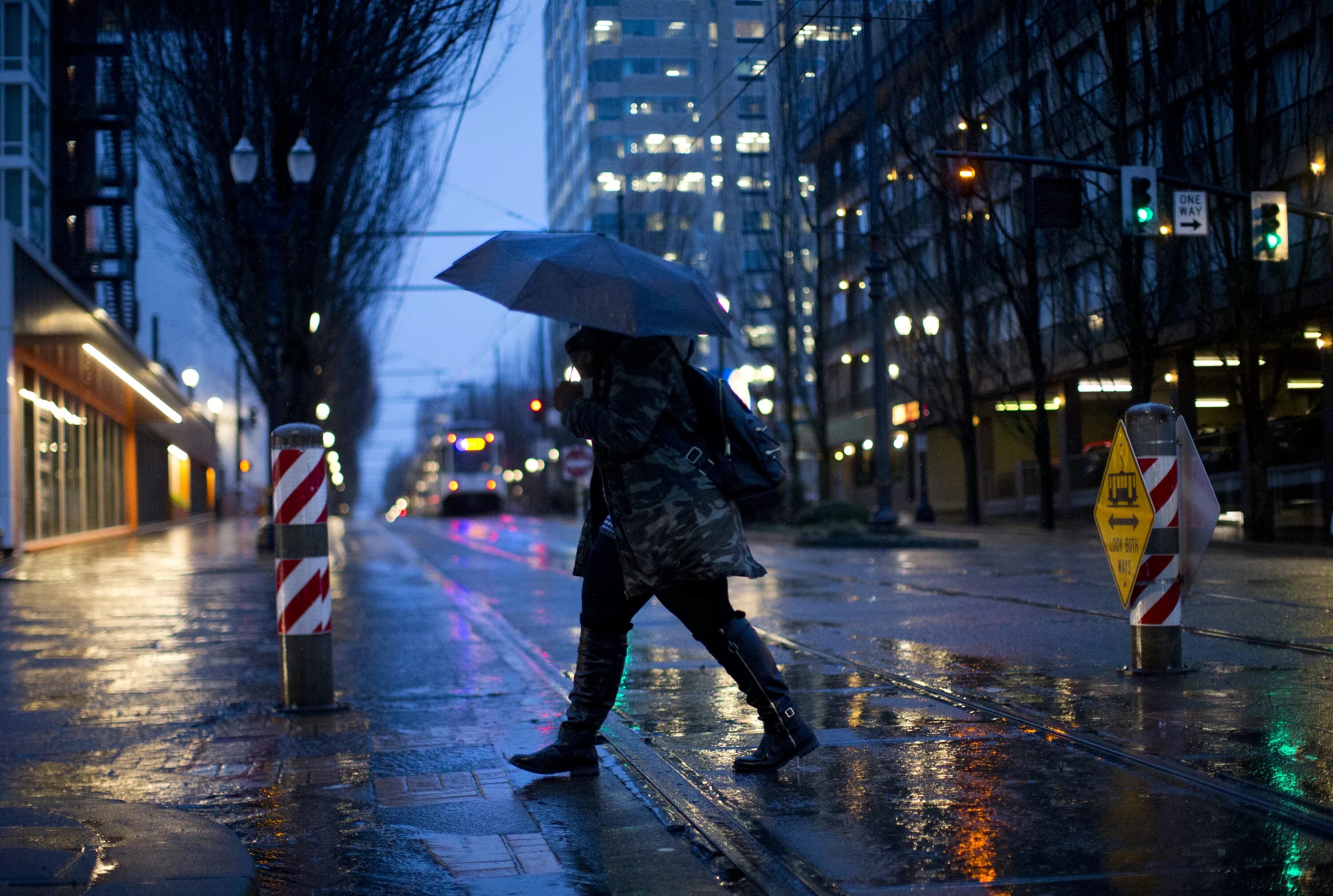 Портленд дождь. Дождливый Портленд улицы. Дождь в метрополитене. Weather Metro. High rain