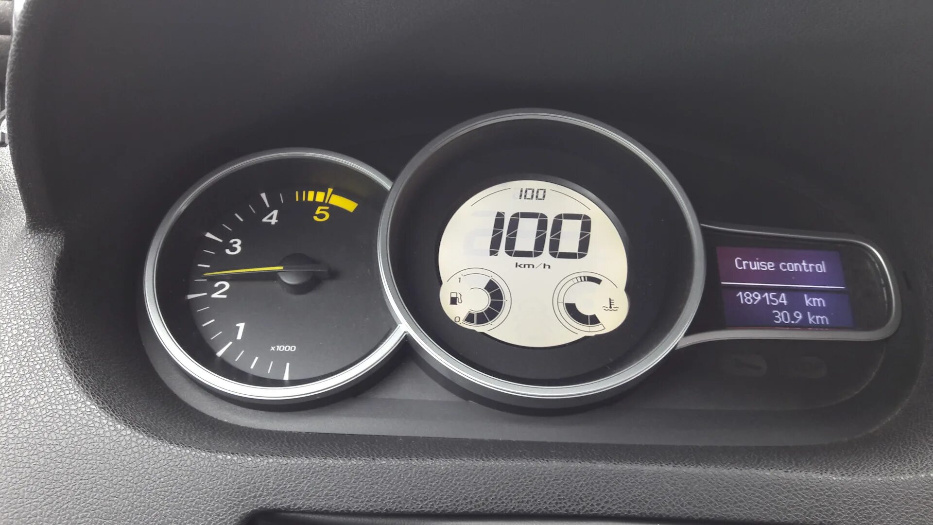 Рено аркана климат контроль. 4control renault. Рено контроль. Рено контроль. Круиз-контроль ведущая юлия.