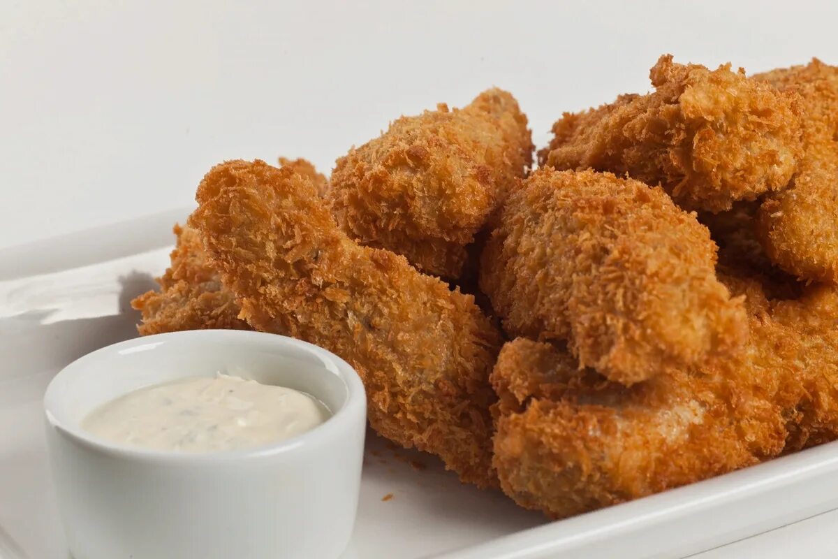 Наггетсы как в kfc. Острые крылья кфс. крылышки кфс. куриные крылышки кфс. острые наггетсы кфс.