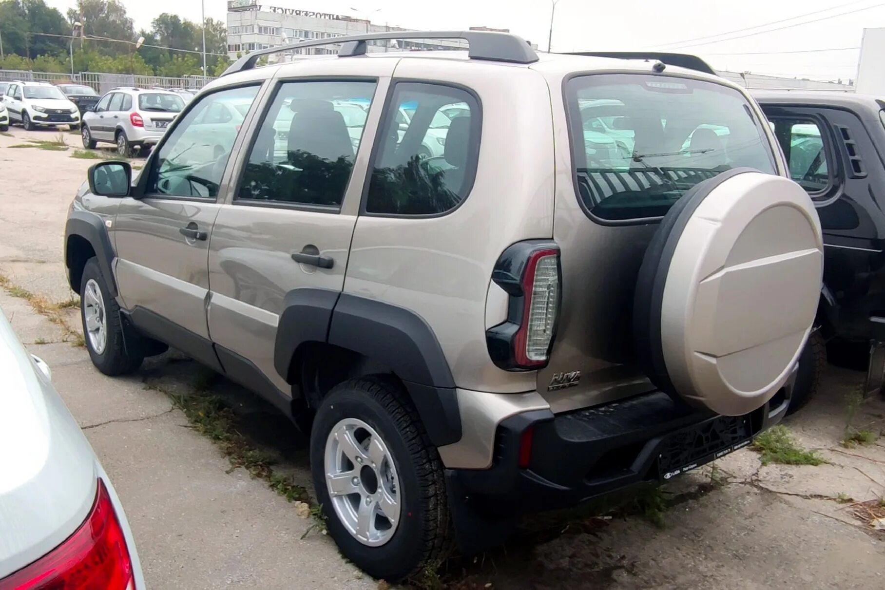 Нива тревел классик 2022. Лада niva travel. Нива тревел классик 2022. Niva travel 2020 белая. Lada (ваз) niva i рестайлинг (travel).