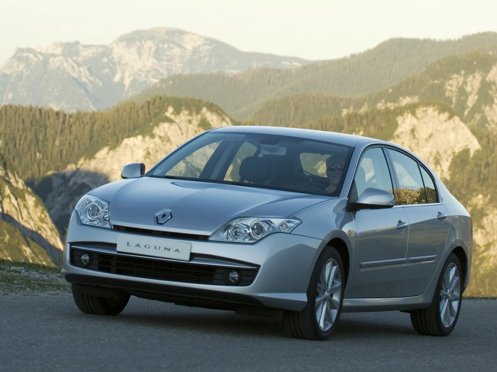 Renault laguna купить. Renault Laguna 2007. Renault Laguna 3 2007. Рено Лагуна 2 2007. Рено Лагуна хэтчбек 2007.