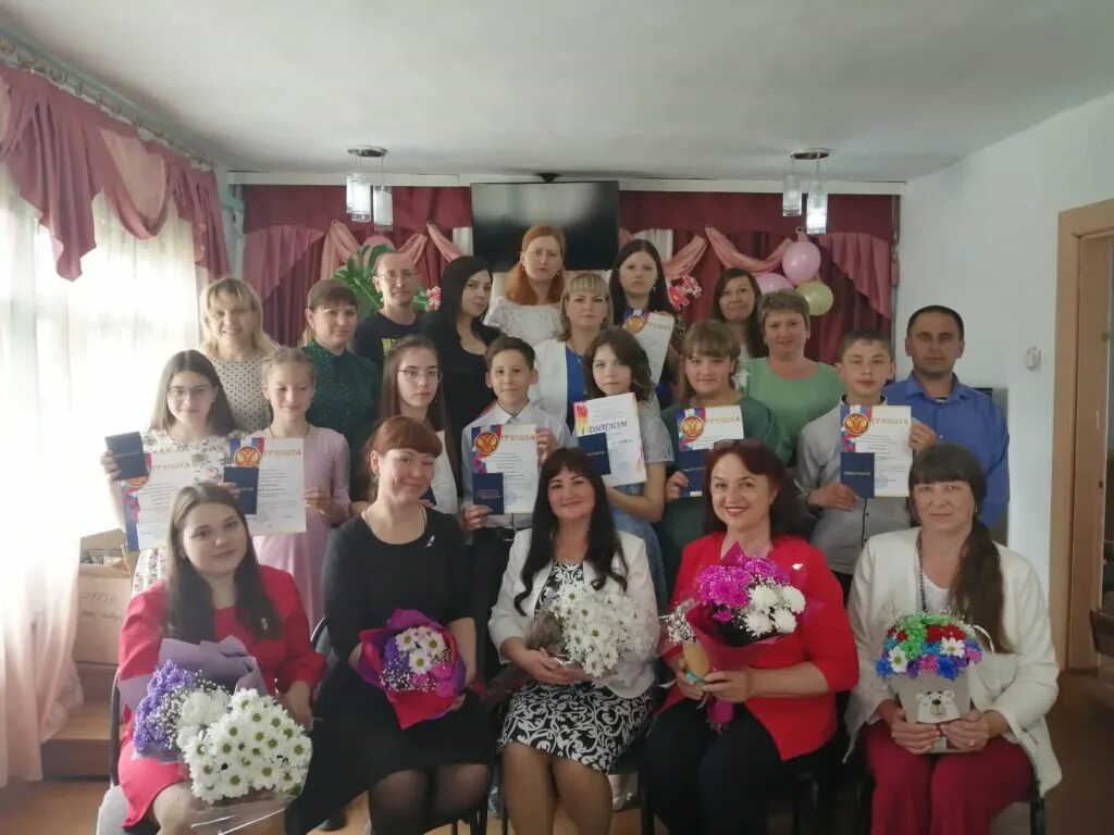 Пгт новокручининский школа номер 1. Новокручининская школа номер 1. Новокручининская школа номер 1. Новокручининская школа номер 1. Школа моу сош 1 пгт новокручининский.
