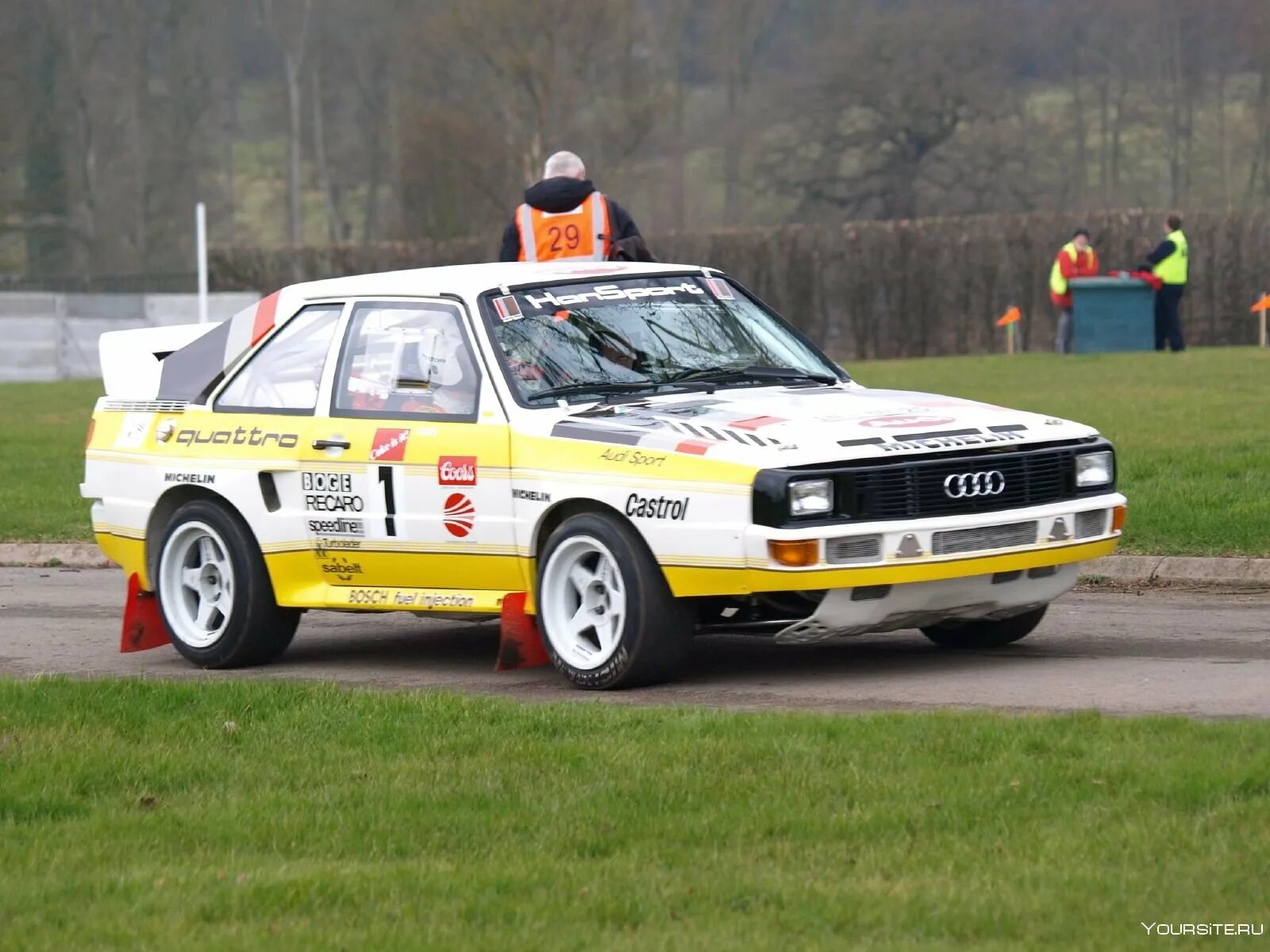 Ауди спорт кватро. Audi Sport quattro 1984. Audi 80 quattro ралли. Ауди кватро спорт 1984 ралли. Audi quattro Sport s1.