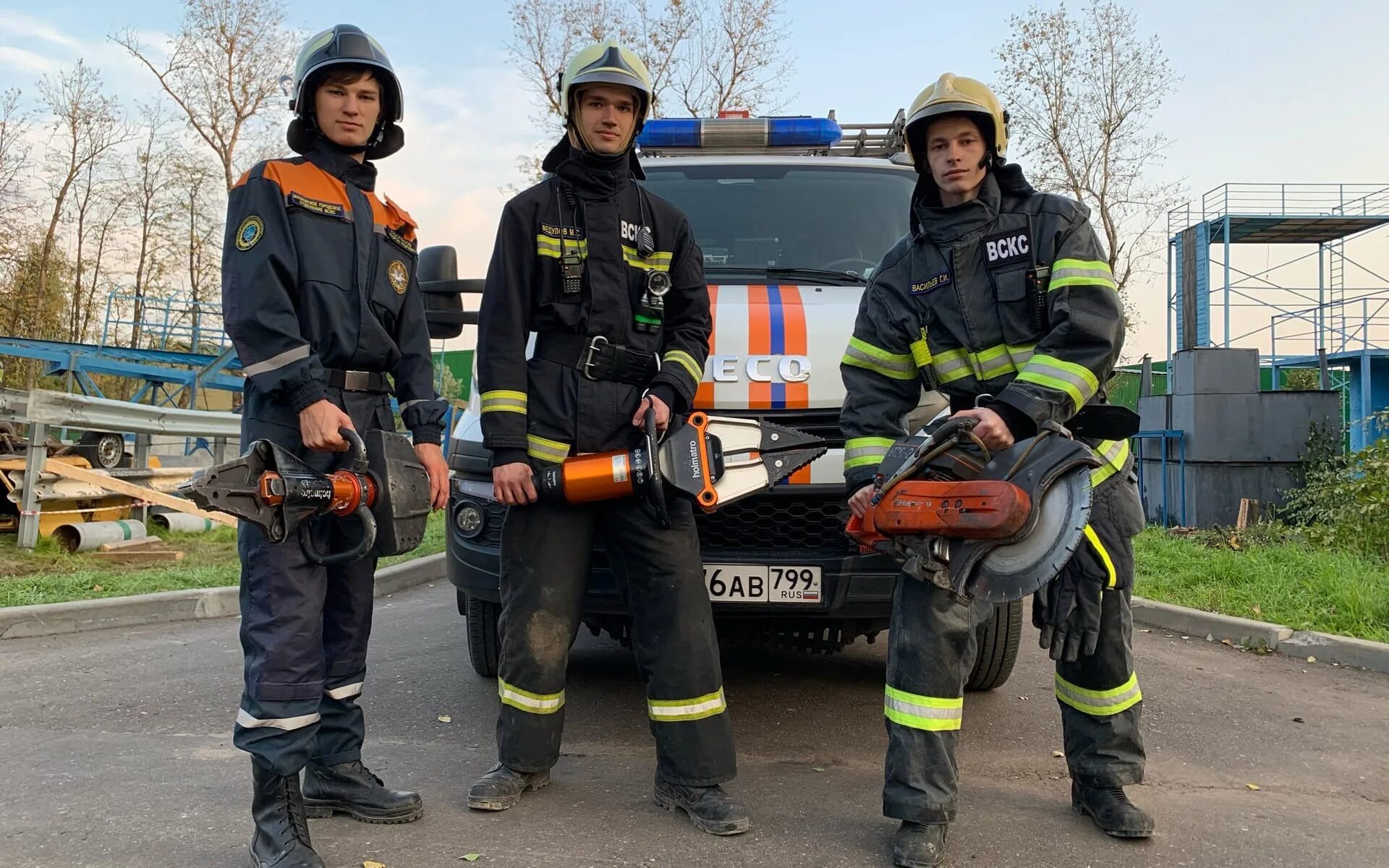 Москва спасательный отряд. Аварийно спасательный отряд 5 Москва. Аварийно-спасательный отряд 3 Москва. Микин аварийно спасательный отряд. Студенческий пожарно-спасательный отряд.