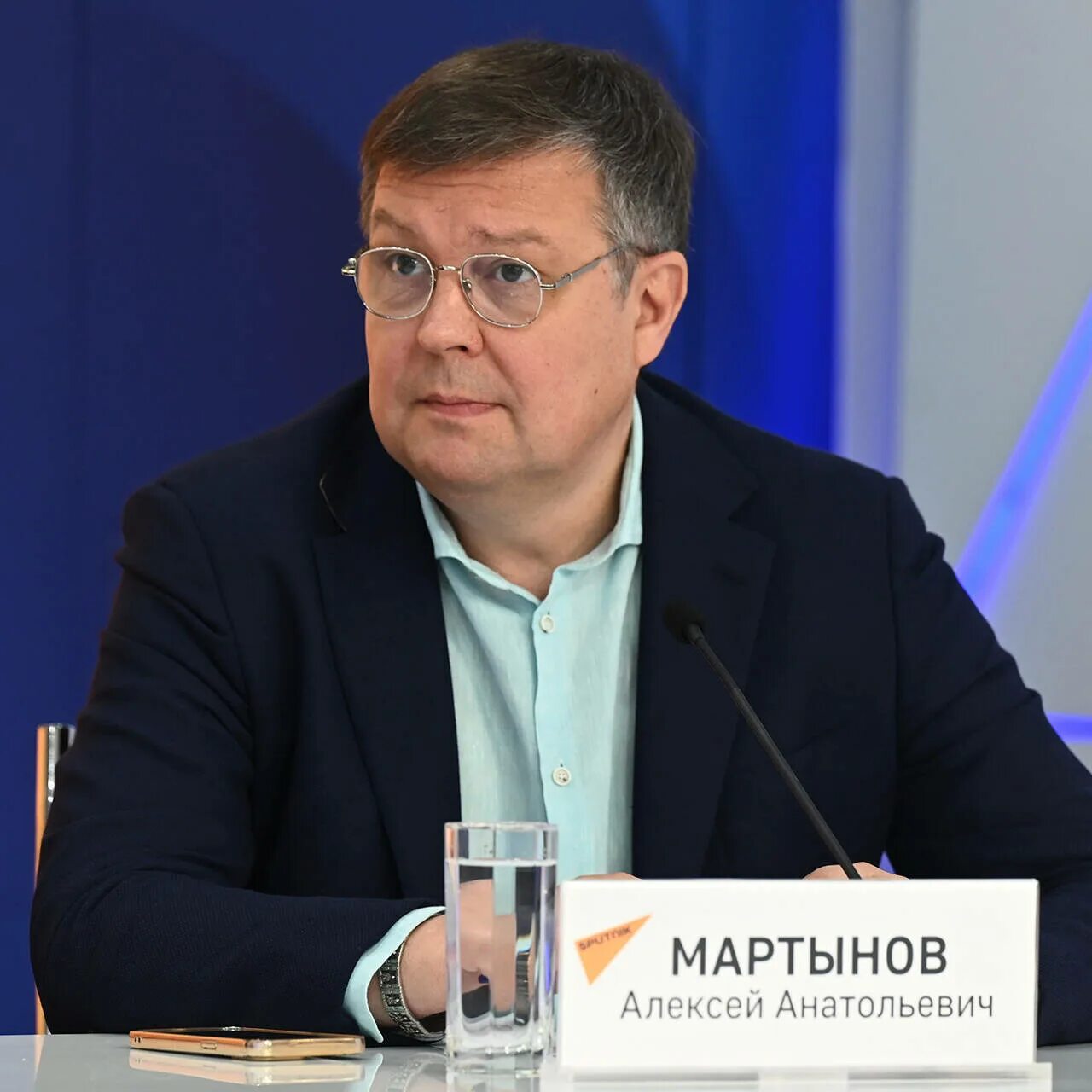 Асафов александр леонидович. Михаил леонидович хазин экономист. Мартынов алексей анатольевич политолог. Михаил хазин 2022. Политологи 2022.