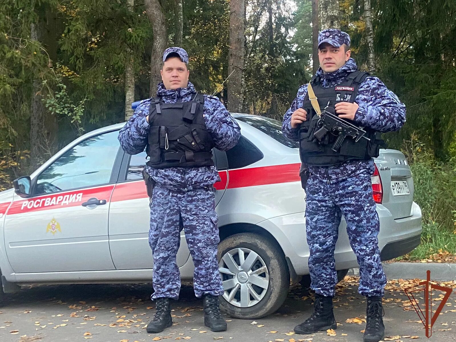 Сотрудники вневедомственной охраны росгвардии. Вневедомственная охрана национальная гвардия. Группа задержания вневедомственной охраны. Росгвардия машина. Росгвардия машина.
