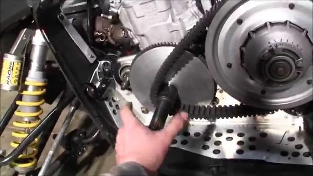 Поменять двигатель на снегоходе. Summit 800r вариатор. ski doo summit 800 p tec двигатель. саммит 800 стартер. стартер brp ski-doo 800 rev-xm.