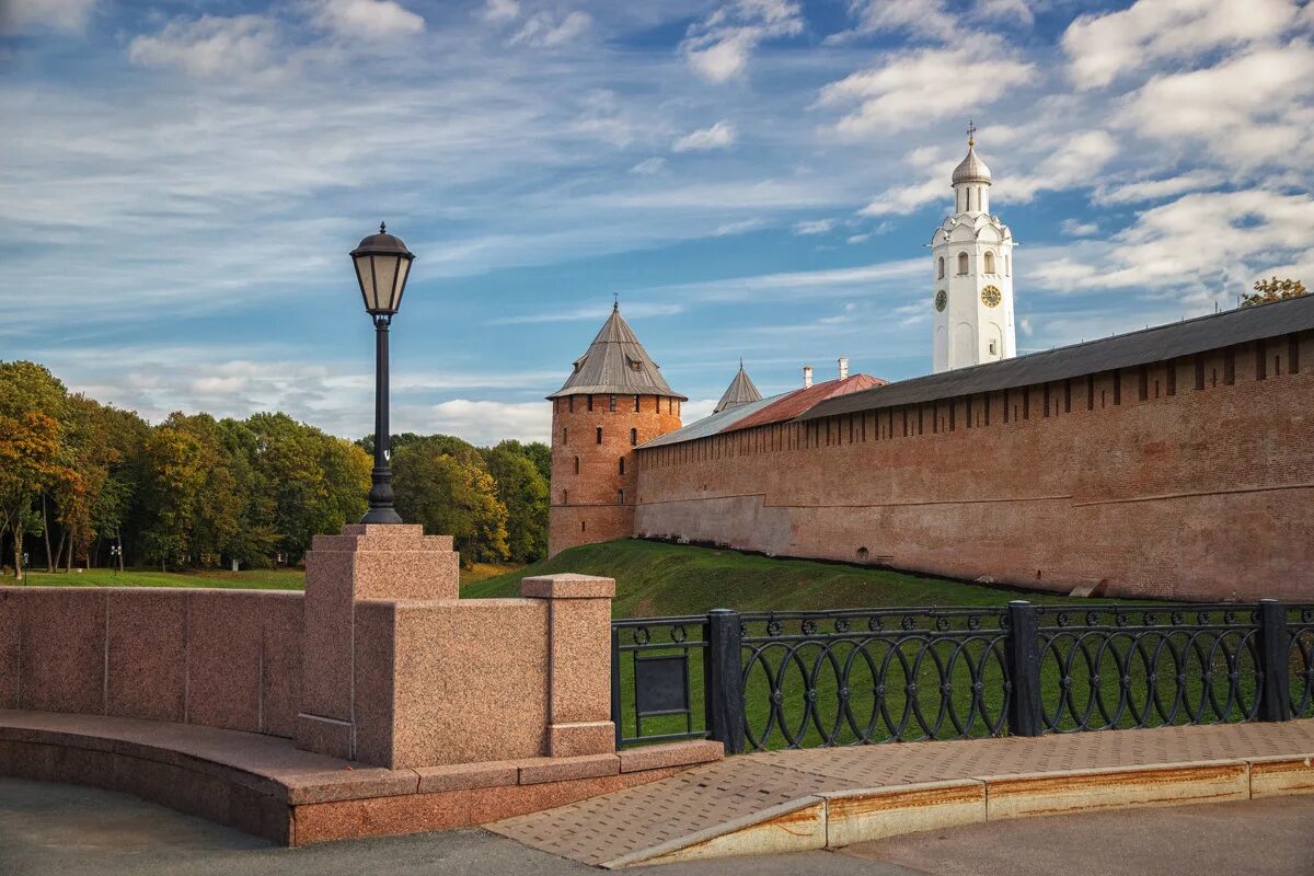 новгородский кремль детинец. великий новгород кремль. кремль детинец в великом новгороде. новгородский кремль (новгородский детинец). новгородский детинец великий новгород.