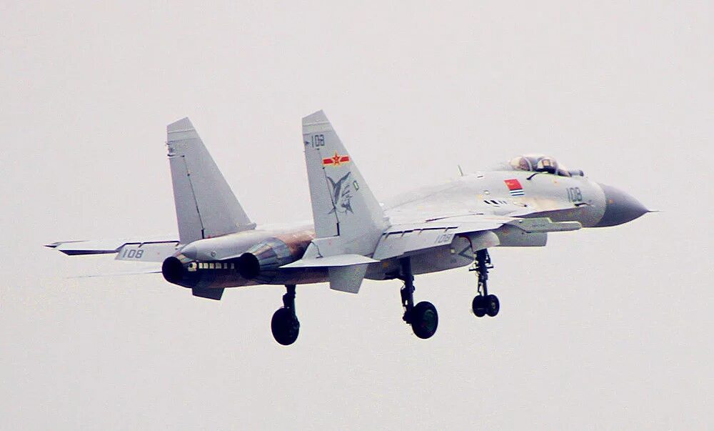 15 j s. J-15 палубный истребитель. Шэньян j-15. Истребители j-15 Shenyang. J 15 китайский истребитель.