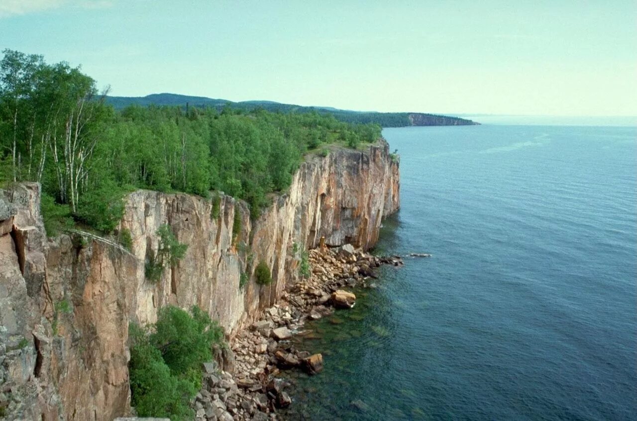 Какая глубина озера верхнее. Верхнее озеро (Lake Superior). Канада. Озеро Супериор США. Великие американские озёра верхнее Гурон Мичиган Эри Онтарио. Озеро верхнее Северная Америка.