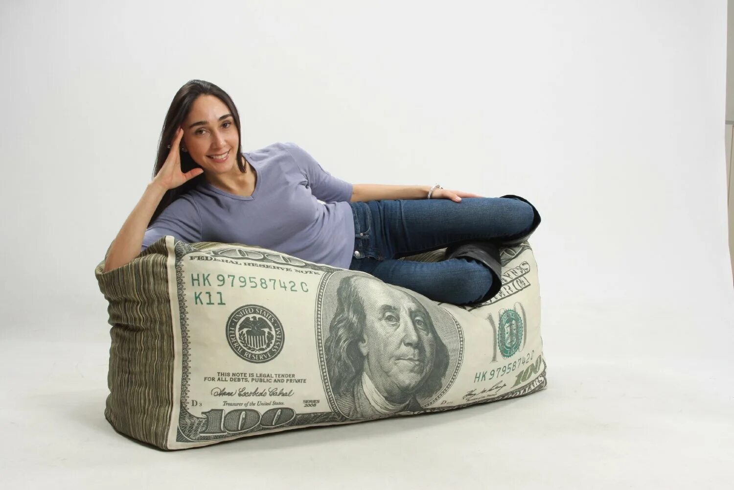 Денежную пеню. Финансовая подушка. Финансовая подушка безопасности. Подушка с деньгами. Финансовая денежная подушка.