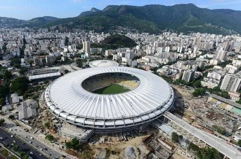 Где живет бразилия. Стадион Маракана в Бразилии. Стадион «Маракана» в Рио-де-Жанейро, Бразилия.. Бразилия достопримечательности Маракана. Футбольный стадион в Рио де Жанейро.