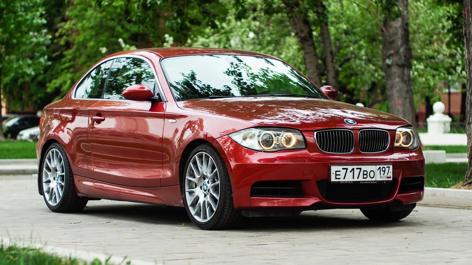 Bmw 1 e81. BMW 135 e87. БМВ м1 е82. BMW e81 Red. БМВ е82 купе.