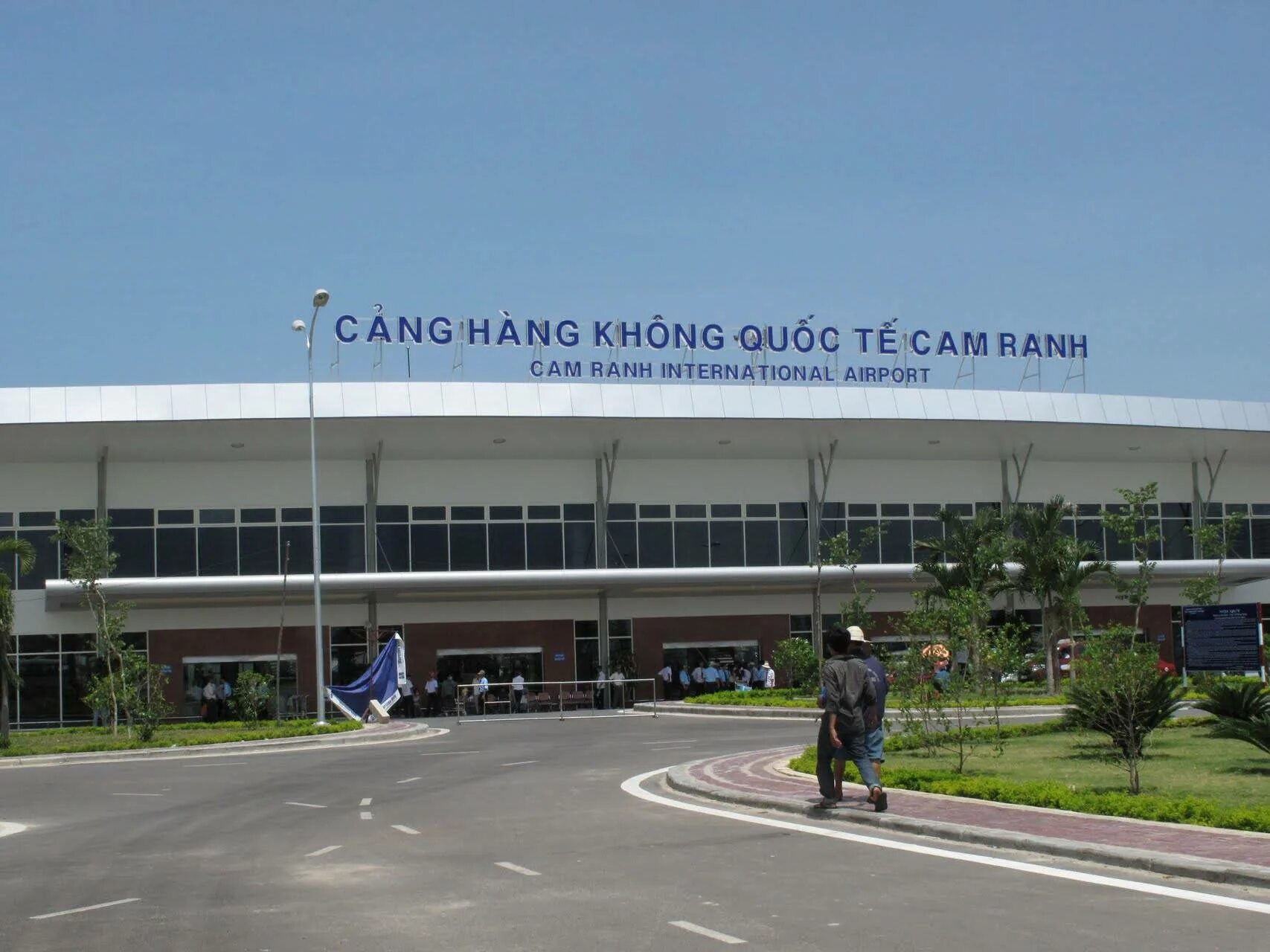 Аэропорт во вьетнаме. Аэропорт cam ranh International. Аэропорт Камрань Вьетнам. Аэропорт в Нячанге. Аэропорт Ханой Вьетнам.
