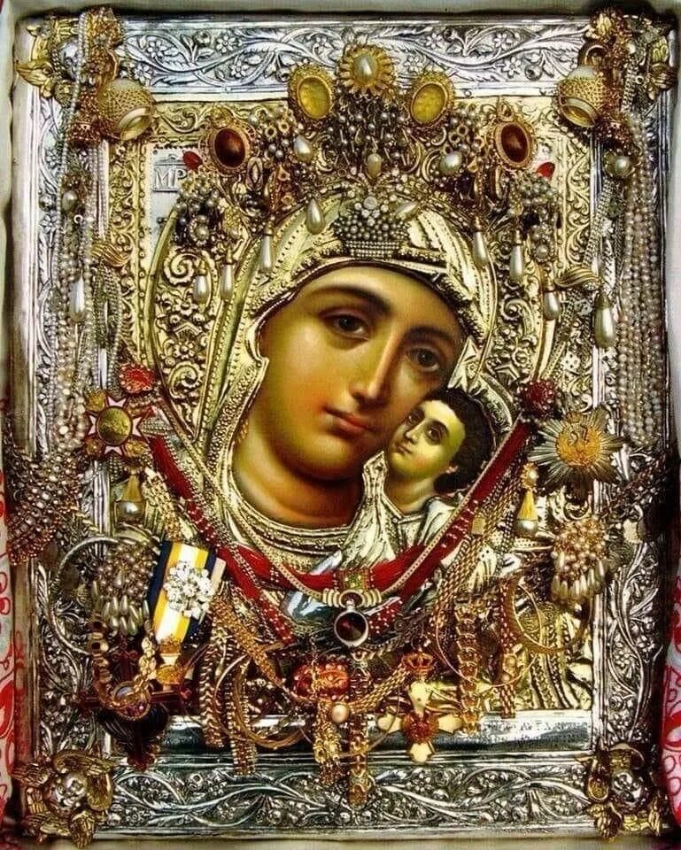Иконы фото. Икона Пресвятой Богородицы Мировлитисса. Икона Божией матери Панагия царица чудотворная. Панагия Пресвятая Богородица. Икона Божией матери царица цариц в Иерусалиме.