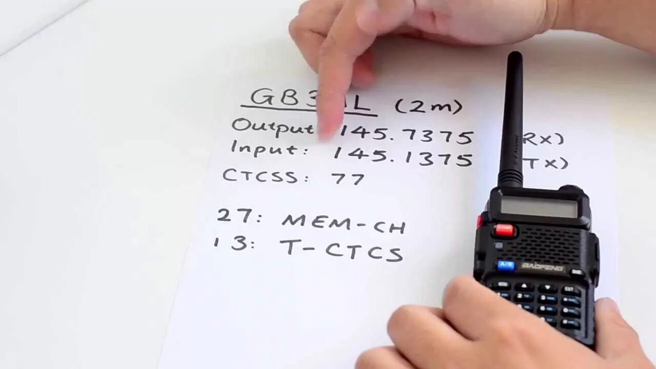 Baofeng настроить на частоту дальнобойщиков. Схема гарнитуры baofeng uv-5r. Наушники baofeng uv5r. Рация баофенг uv-5r. Рация баофенг uv-82.