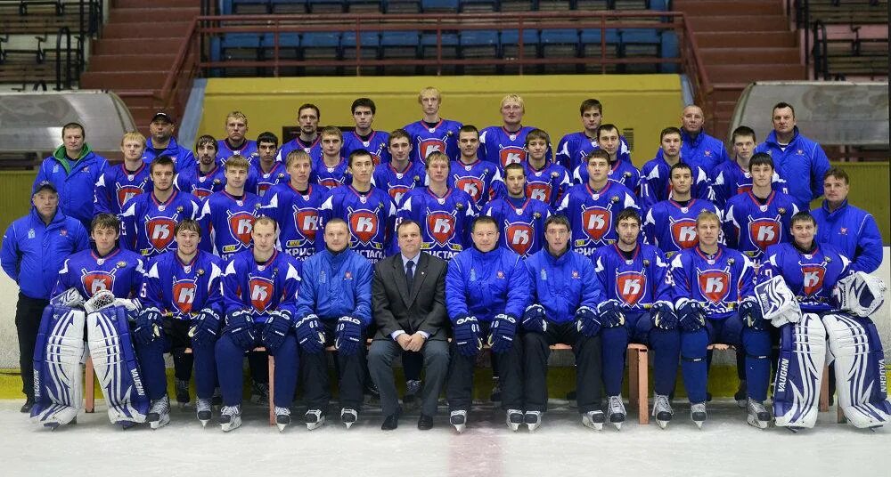 кристалл саратов высшая хоккейная лига 2013-2014. состав команды кристалла. хоккей кристалл саратов мхк. хоккейная команда саратов. хк кристалл саратов.