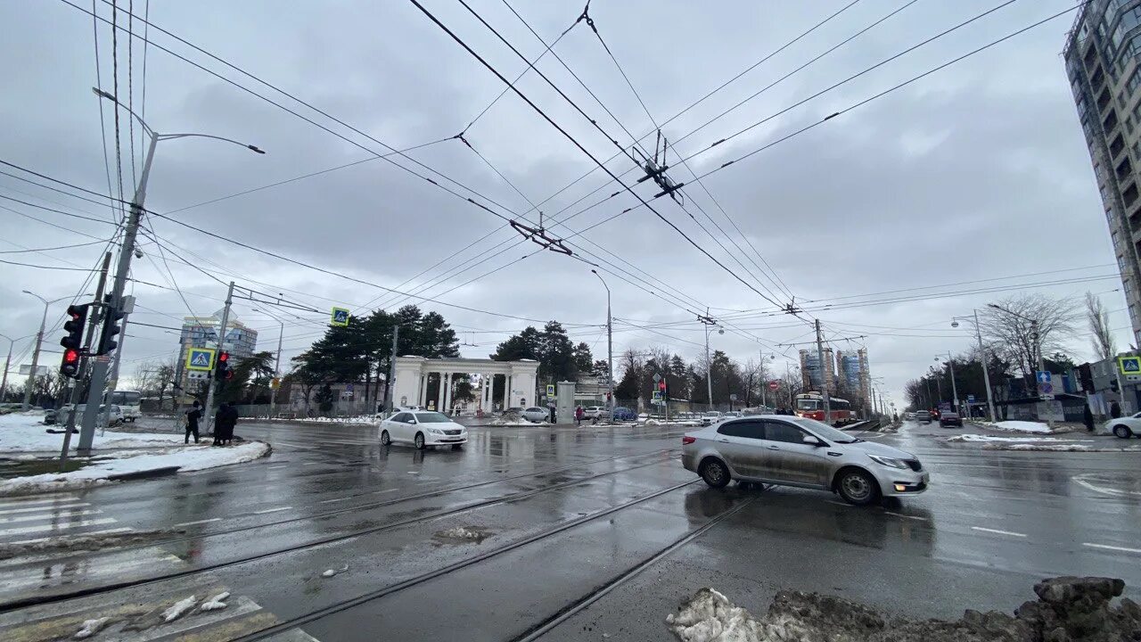 Краснодарские новости на сегодня последние. Новости краснодара сейчас последние на сегодня. Грязная кубань. Пробки краснодар. Сильный ветер в краснодаре сегодня.