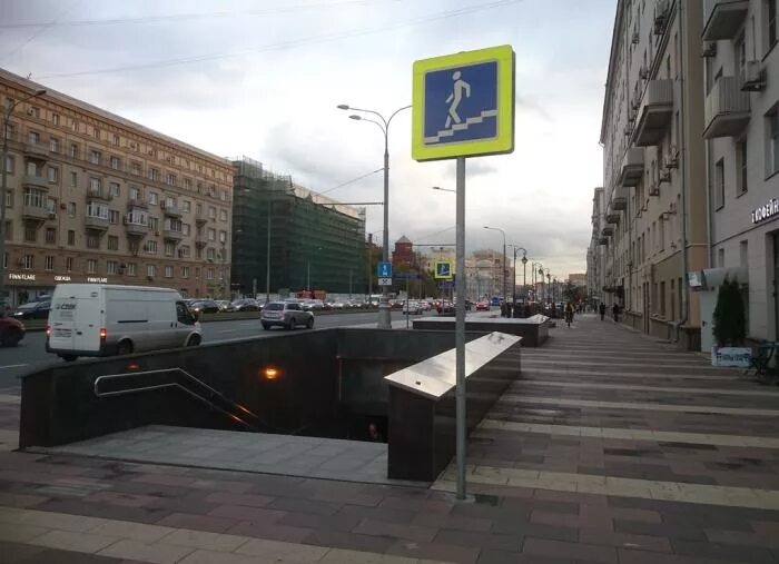 Переход в мск. Пешеходная улица новослободская. новослободская переход. новослободская улица перекрыта. фото подземных пешеходных переходов в москве.