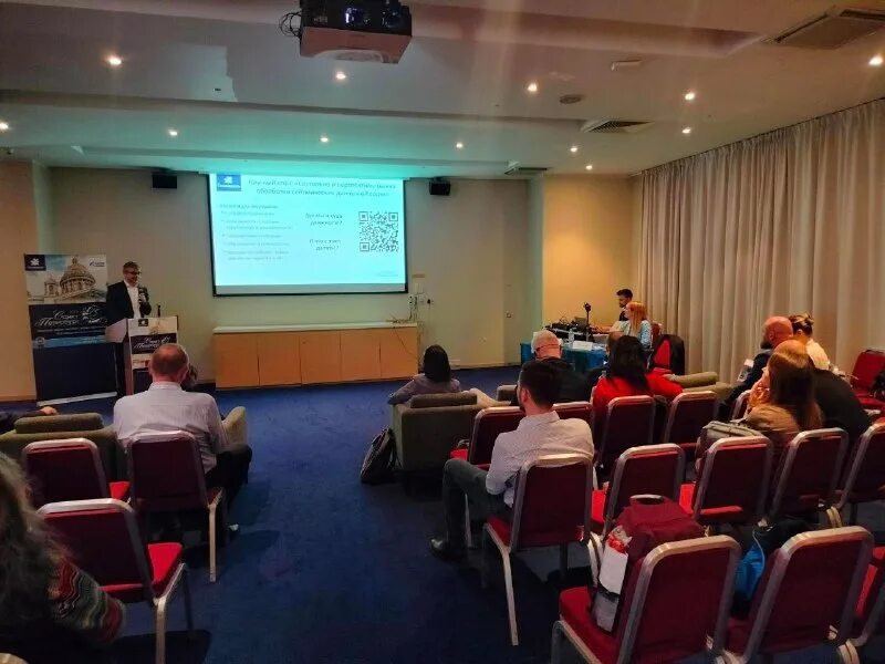 третий съезд. конференция в питере. женщины на конференциях. конференция в питере. конференция в отеле.