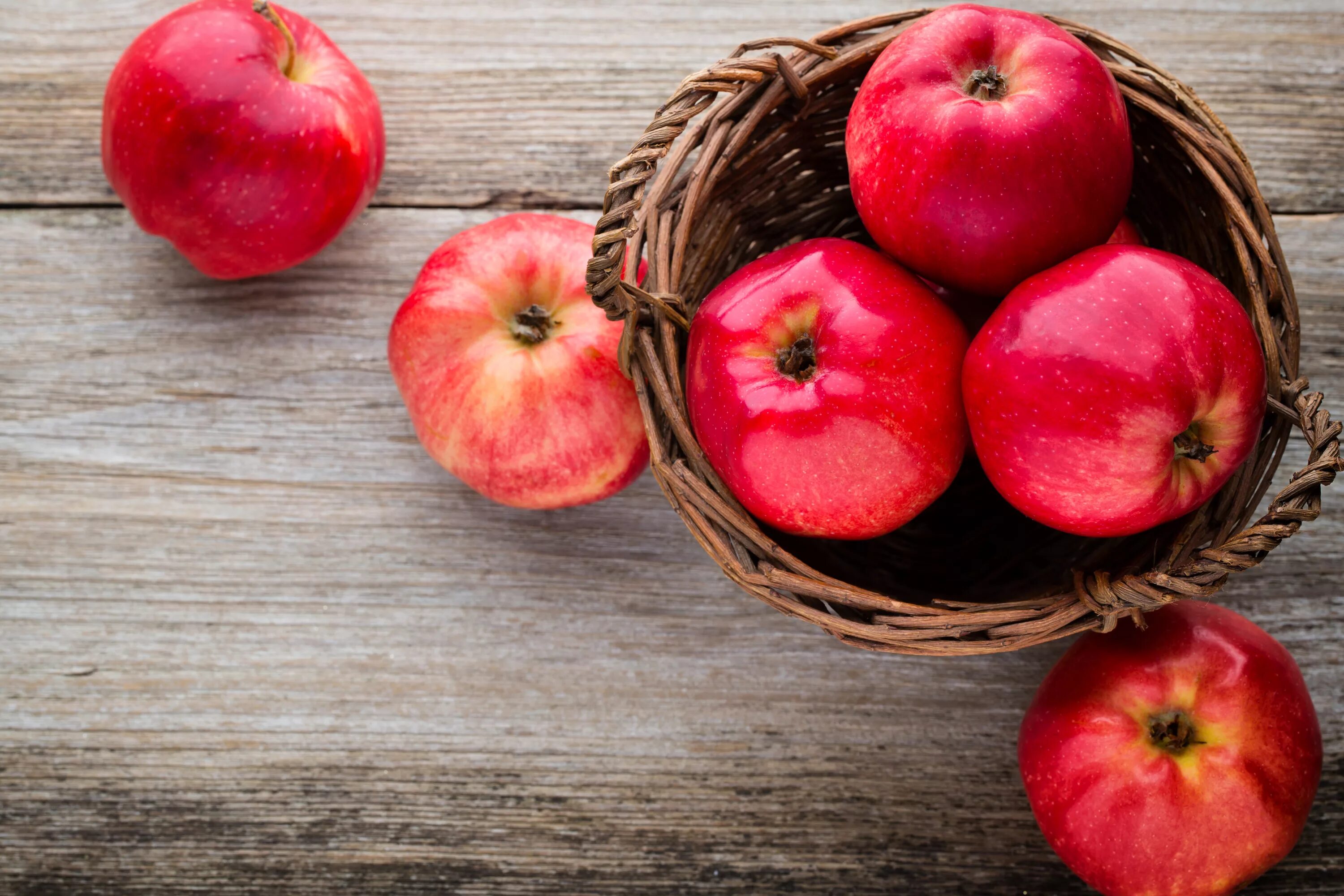 Many apples