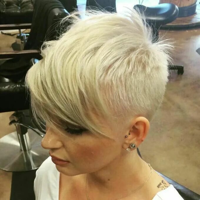 100 Mind-Blowing Short Hairstyles for Fine Hair in 2024 Thin hair cuts, Short ha