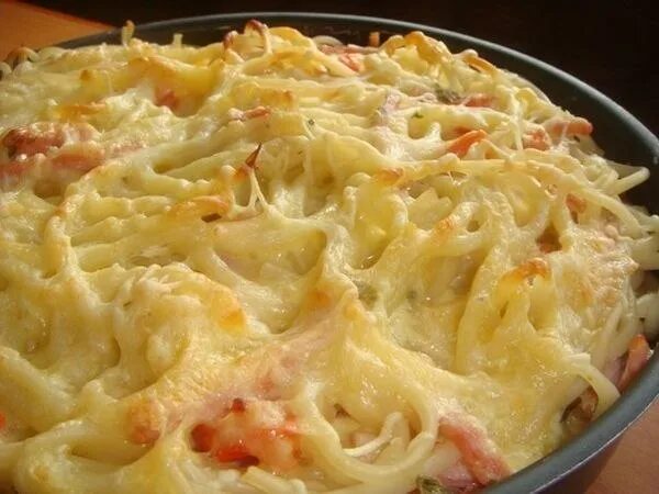 Макароны, запеченные с помидорами. Макароны в духовке с яйцом и сыром. Запеканка из макарон с колбасой. Макароны в духовке с яйцом и сыром. Лазанья из макарон с фаршем.