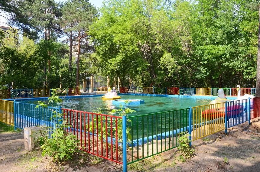 Коллективный сад 32 екатеринбург уралмаш. Молодёжи, 80а фото. Детский сад 306 красноярск. Сады на уралмаше екатеринбург. Коллективный сад.