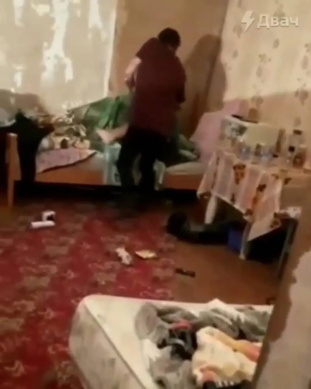 Фото спящей пьяной мамы. Мама снимала пьяного сына. В томске мать избила сына. Мама снимала пьяного сына. Мама снимала пьяного сына.