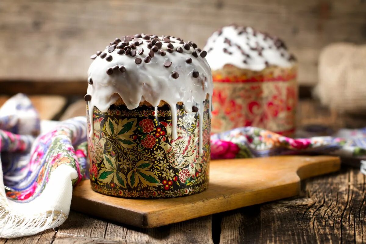 сладофф куличи. кулич сдобный. кулич пасхальный метрополь. куличи на пасху фото. кулич и яйца.