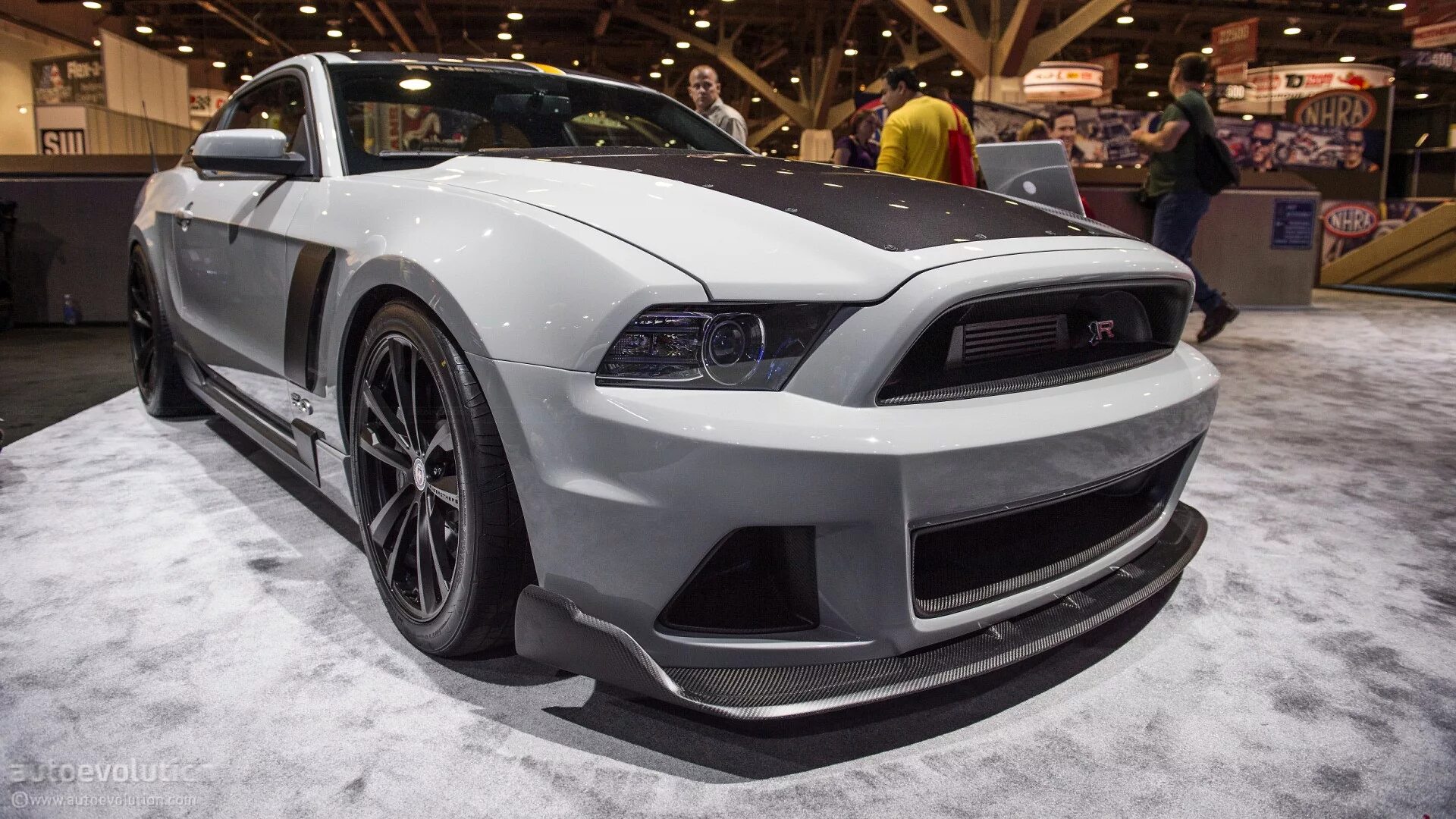 Лучшее крутой тюнинг. Ford mustang 2014 обвес. ford mustang 2012 tuning. форд мустанг тюнингованный. ford mustang mansory.