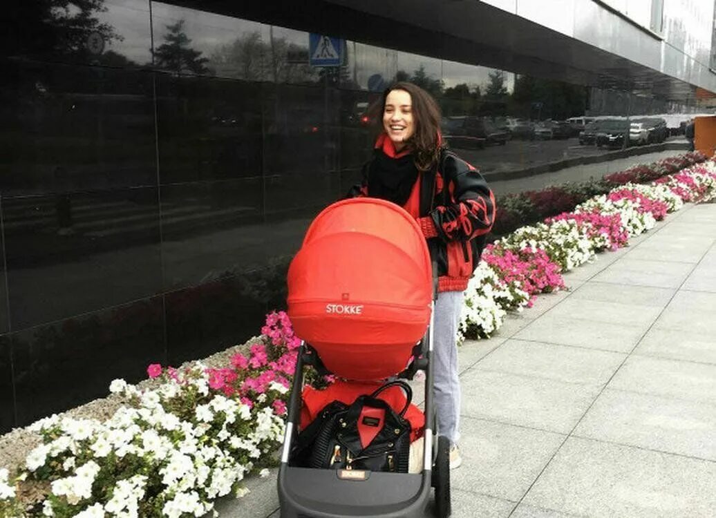 Вика боня с маленькой дочкой. Виктория боня с дочкой 2020. Есть ли дети у виктории. Боня виктория с дочкой смерфит анджелиной. Есть ли дети у виктории.