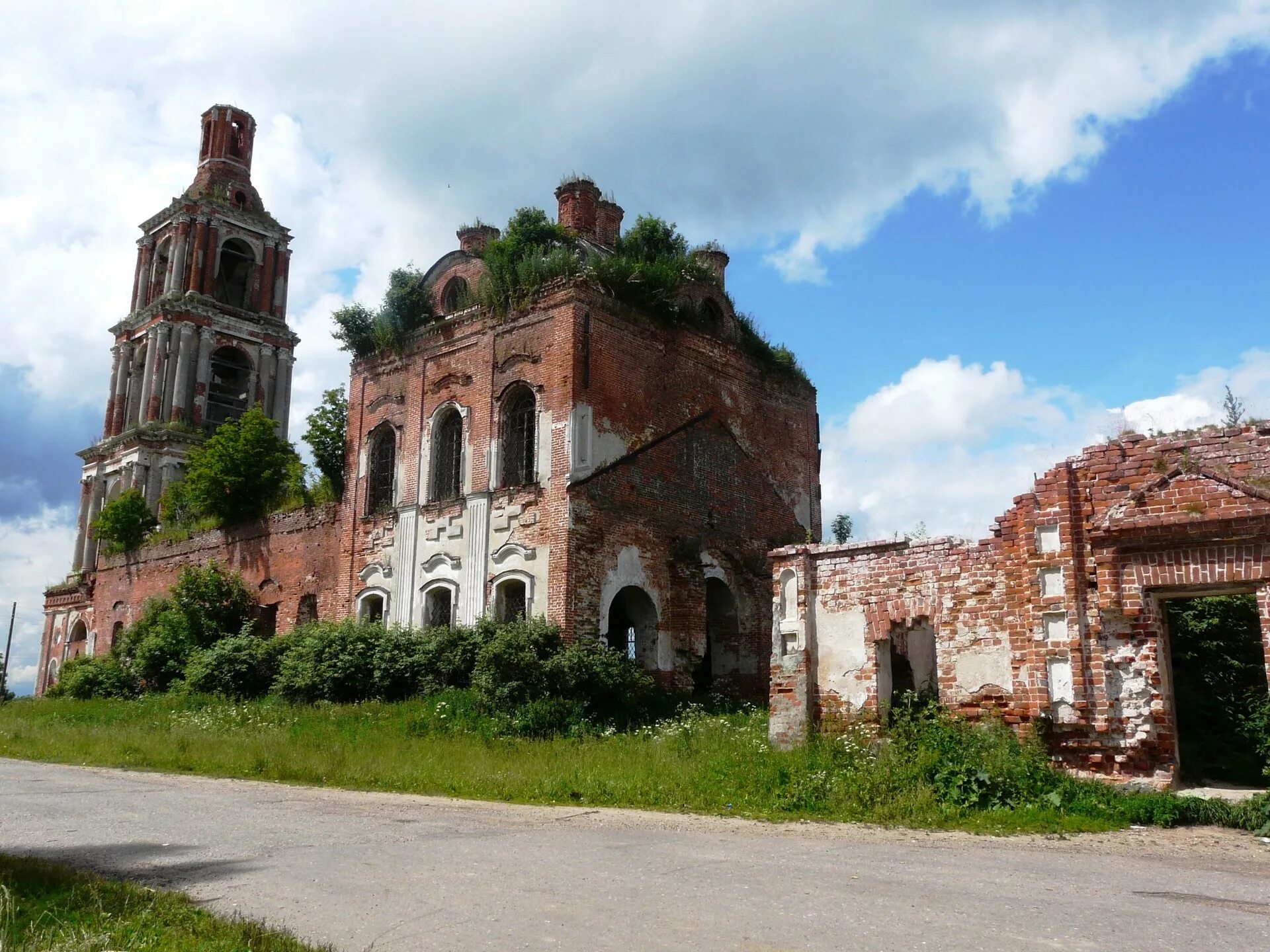 Некоузского муниципального района. Старый Некоуз Церковь. Некоуз Троицкая Церковь. Троицкая Церковь старый Некоуз. Село Некоуз Ярославская.