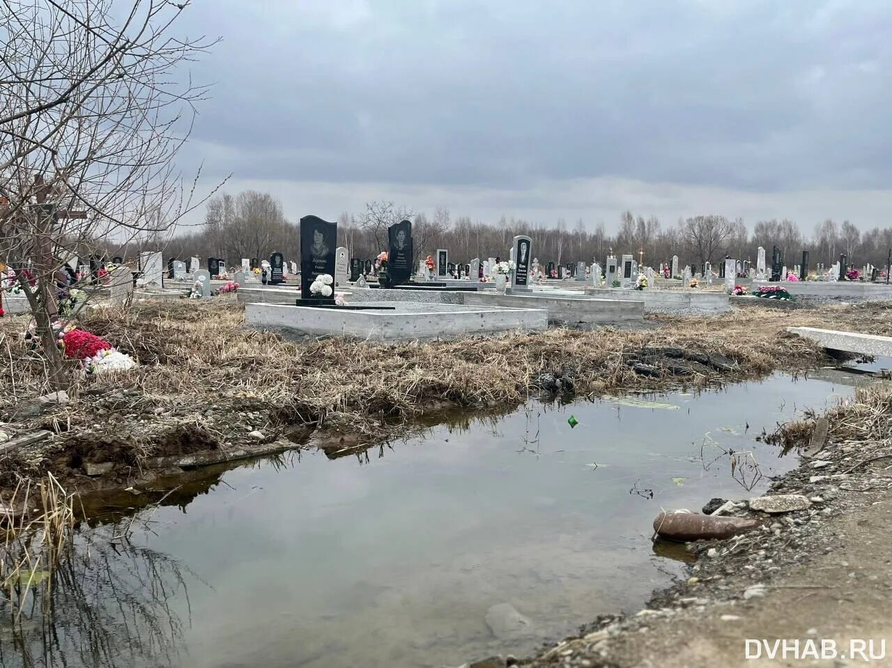 Матвеевское кладбище Хабаровск сектора 161. Кладбище. Кладбище фото. Центральное кладбище Хабаровск сектора. Могила утонувшей