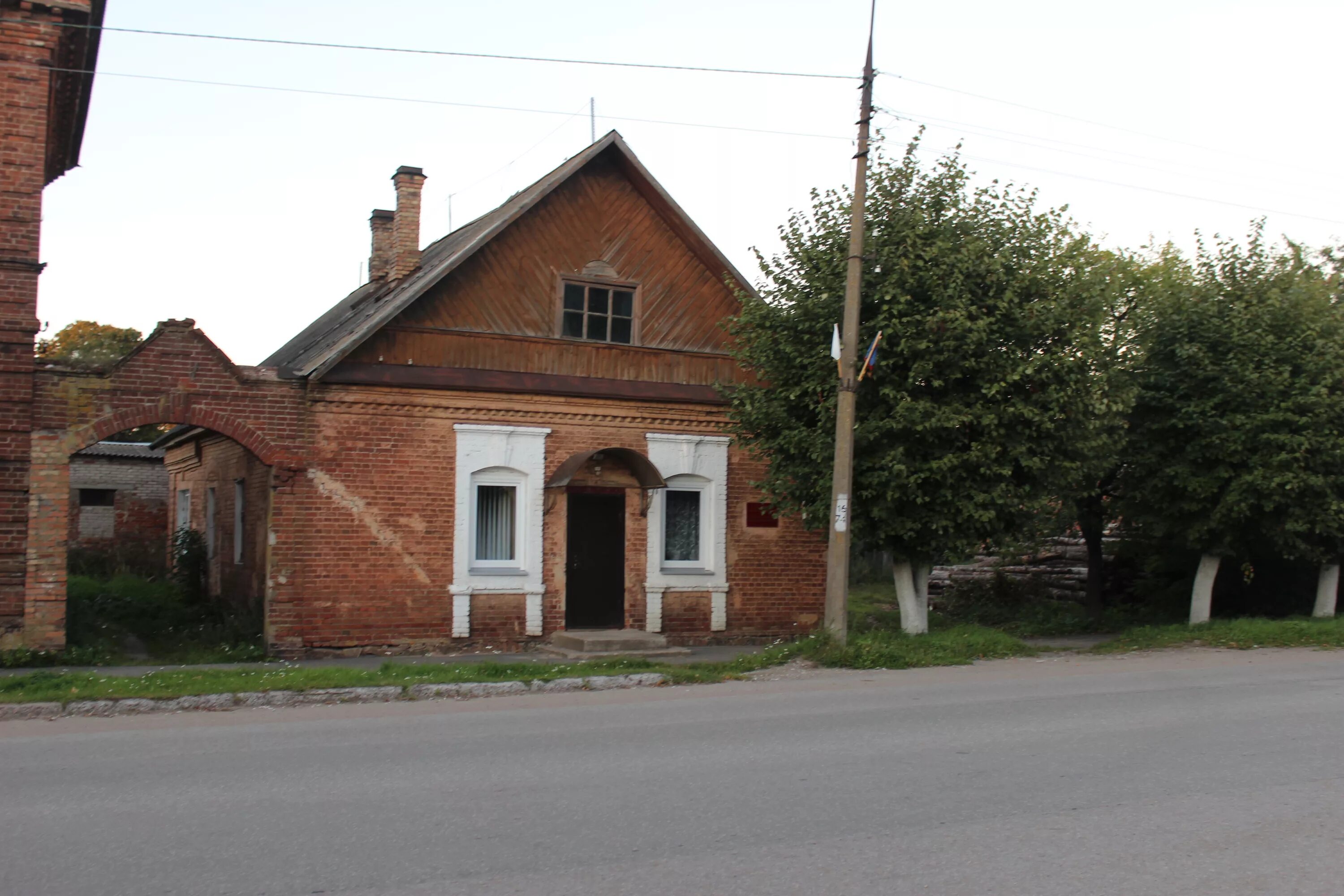 Дом гдов. Город Гдов Псковской области. Усадьба городская Юдина а.т. главный дом. Гдов. Гдовская музыкальная школа сайт. Город Гдов ул Никитина 19.