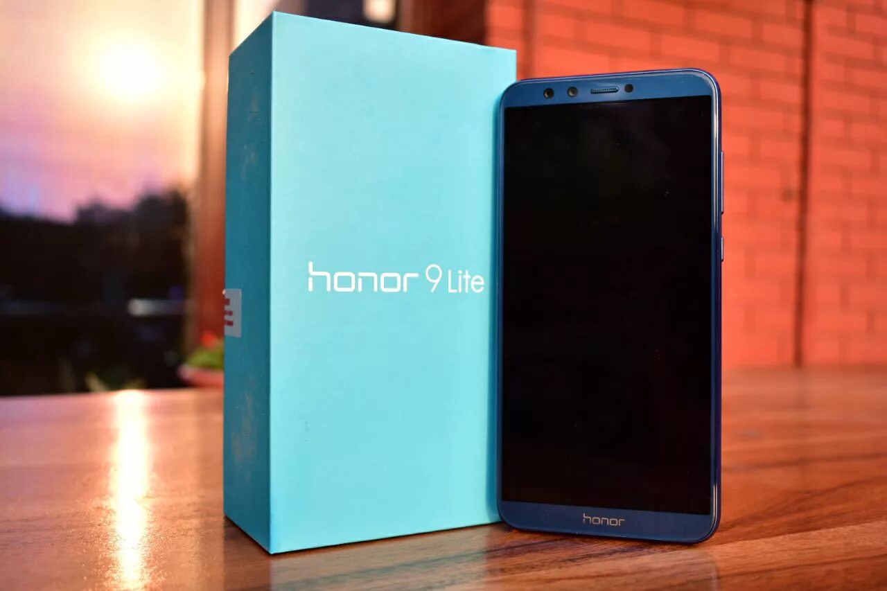 Honor 9 аккаунт. Honor 9 Lite. Смартфон Honor 9 Lite. Хонор 9 Lite полный комплект. Honor 9 Lite синий.