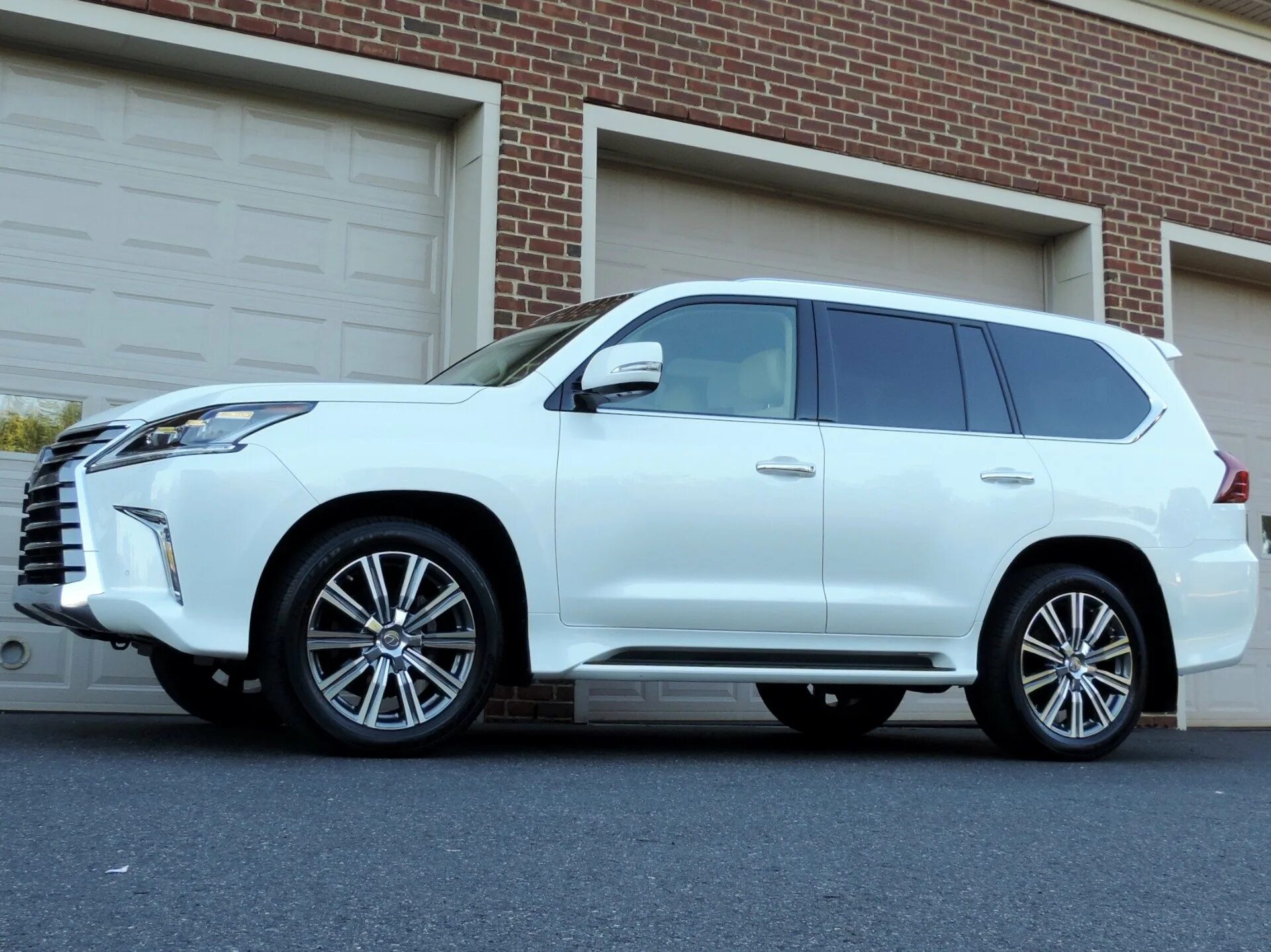Lexus lx 580. Новый лексус 570 черный. Лексус 580. Лексус 580. Lexus lx 570 2017 белый.