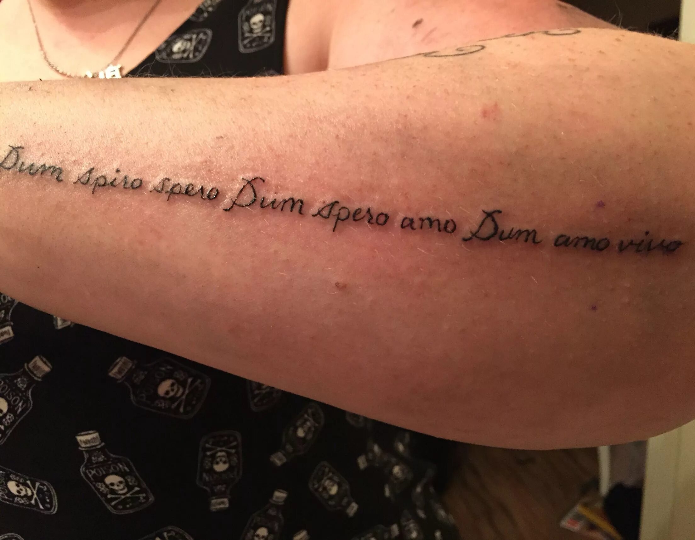 пока живу дышу и верю на латыни. тату надпись dum spiro spero. дум спиро сперо тату на руке. Dum spiro spero татуировка. дум спиро сперо латынь.