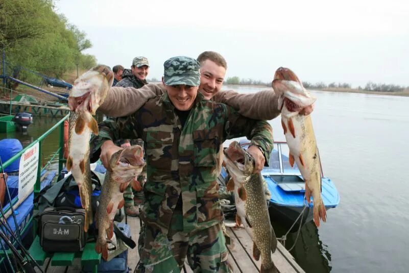 Рыбалка с егерем. Рыбалка в Зеленодольске. Охота и рыбалка в Астрахани. Рыбацкие места в Зеленодольске. Организую рыбалку