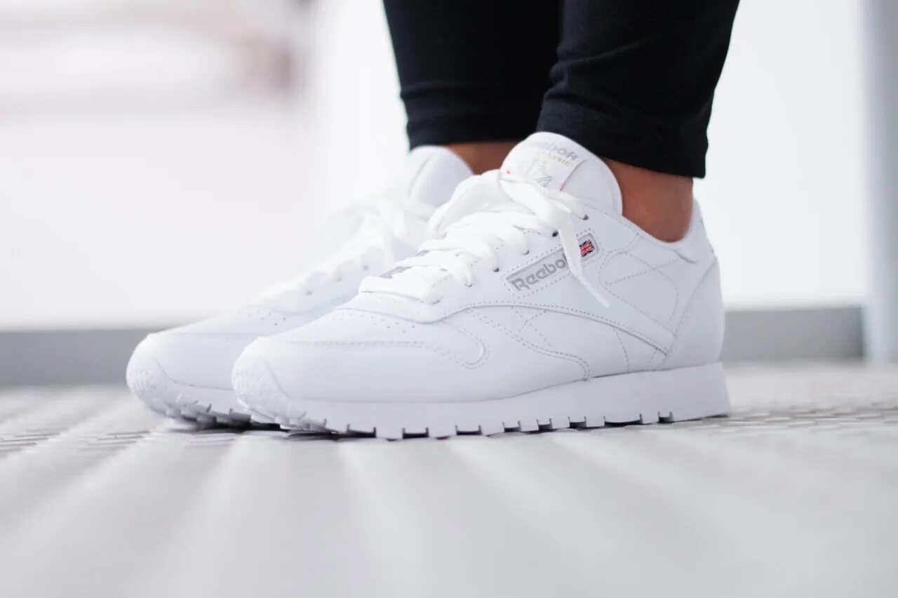 Reebok Classic Leather White. Reebok Classic Leather White мужские. Reebok Classic White женские. Reebok Classic Leather белые. Кроссовки найк рибок