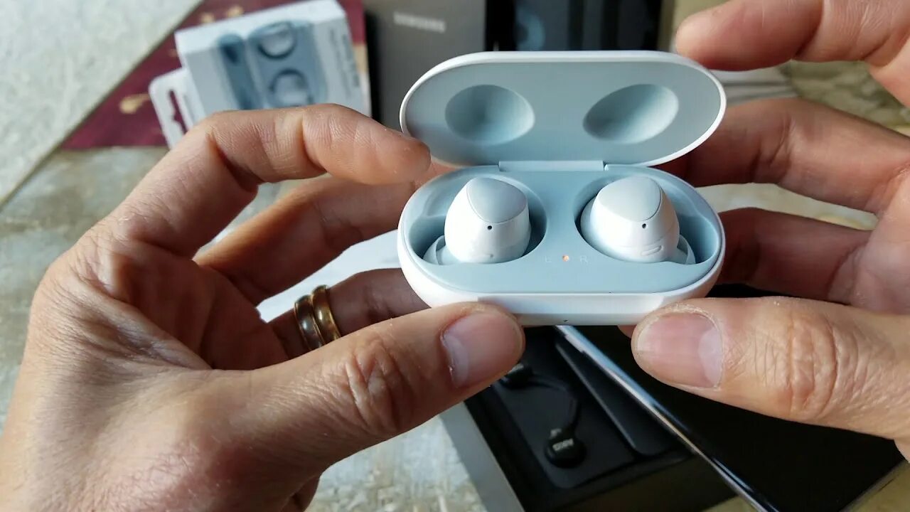 Galaxy Buds reset. Датчики Galaxy Buds 2. Reset Galaxy Buds Plus. Samsung Buds перезагрузка. Телефон не видит buds