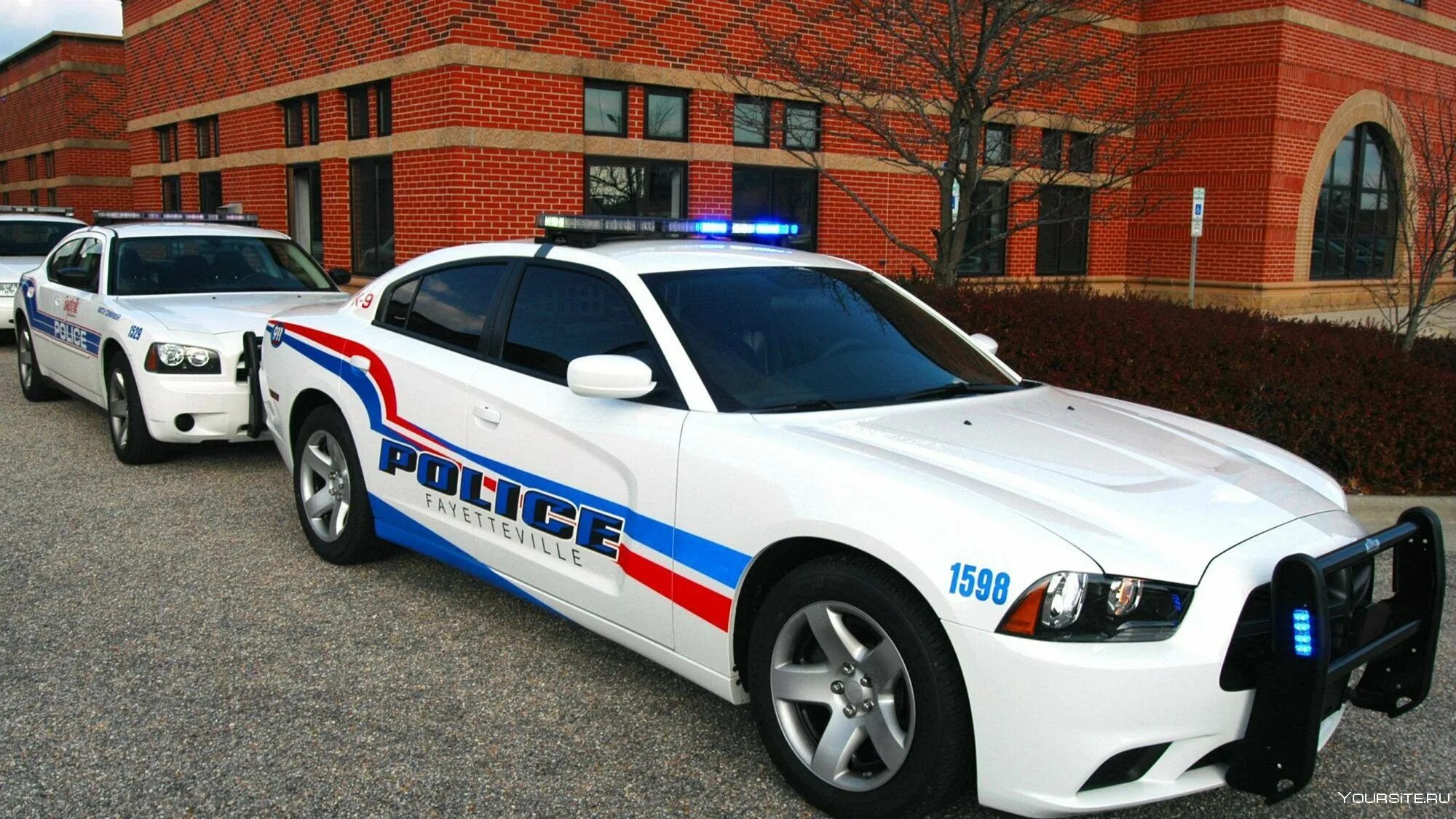 Машины полиции нью йорк 2022. Автомобиль «полиция». Ford taurus police nypd. Полицейская машина бывает. Ford police interceptor.