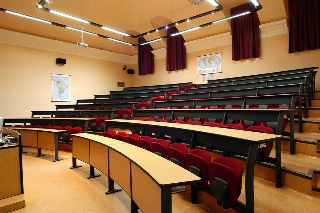 Аудитория в университете. Классы в универе. Лекционные аудитории юургу. Учебная аудитория университета. Аудитория в колледже.