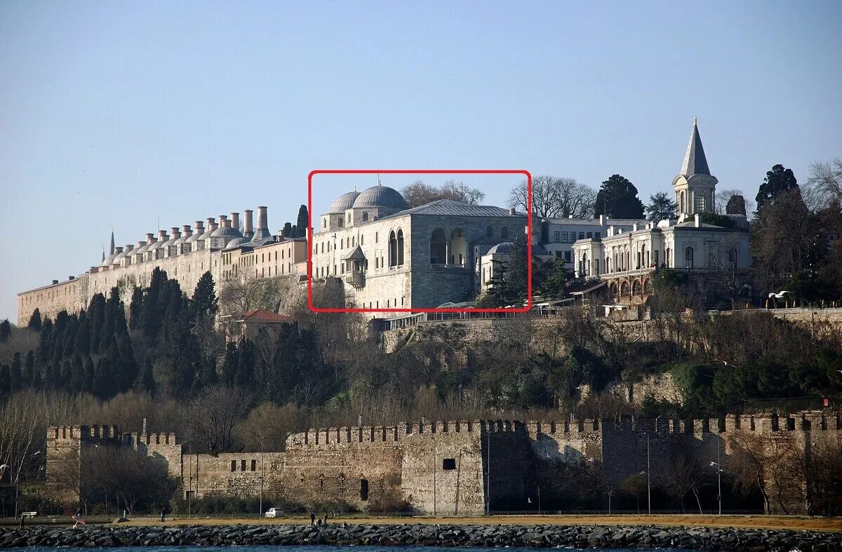 Дворец слез. Дворец Топкапы в Стамбуле. Дворец Султана Сулеймана в Стамбуле. Дворец слез Османская Империя. Сокровища дворца Топкапы.