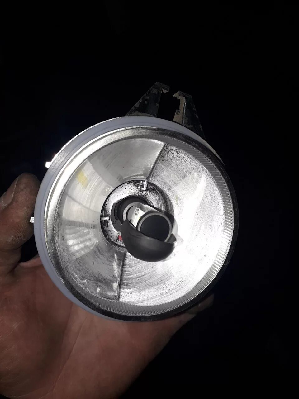 Птф хс90. Лампы противотуманки вольво хс90. отражатель птф вольво xc90. отражатель линз вольво хс70. лампа птф xc90.