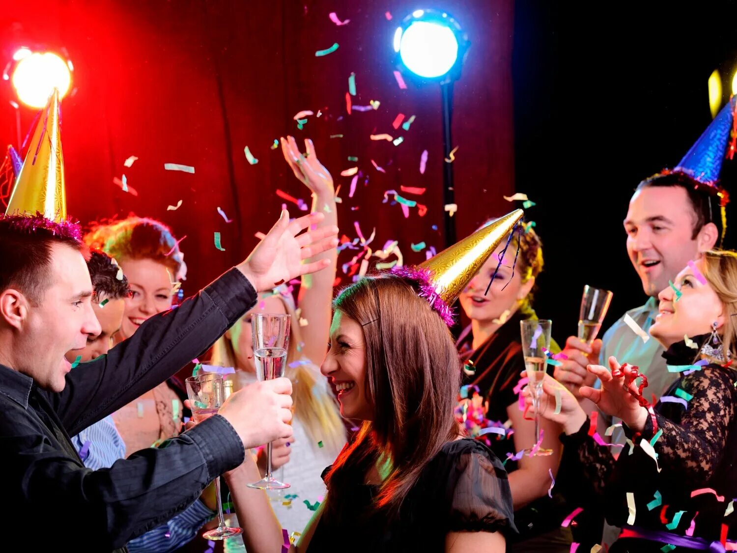 празднование дня рождения компании. организация мероприятий март. развлекательное корпоративное мероприятие. человек праздник. тематический банкет.