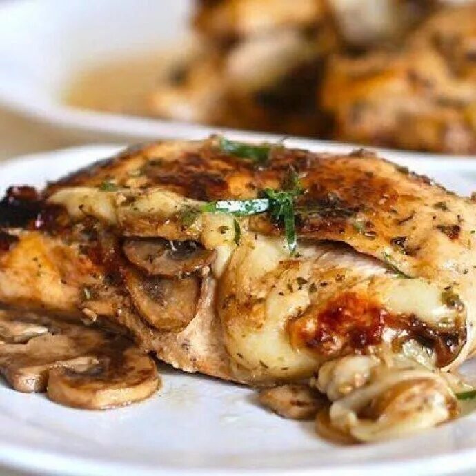 Курица фаршированная сыром и грибами рецепт