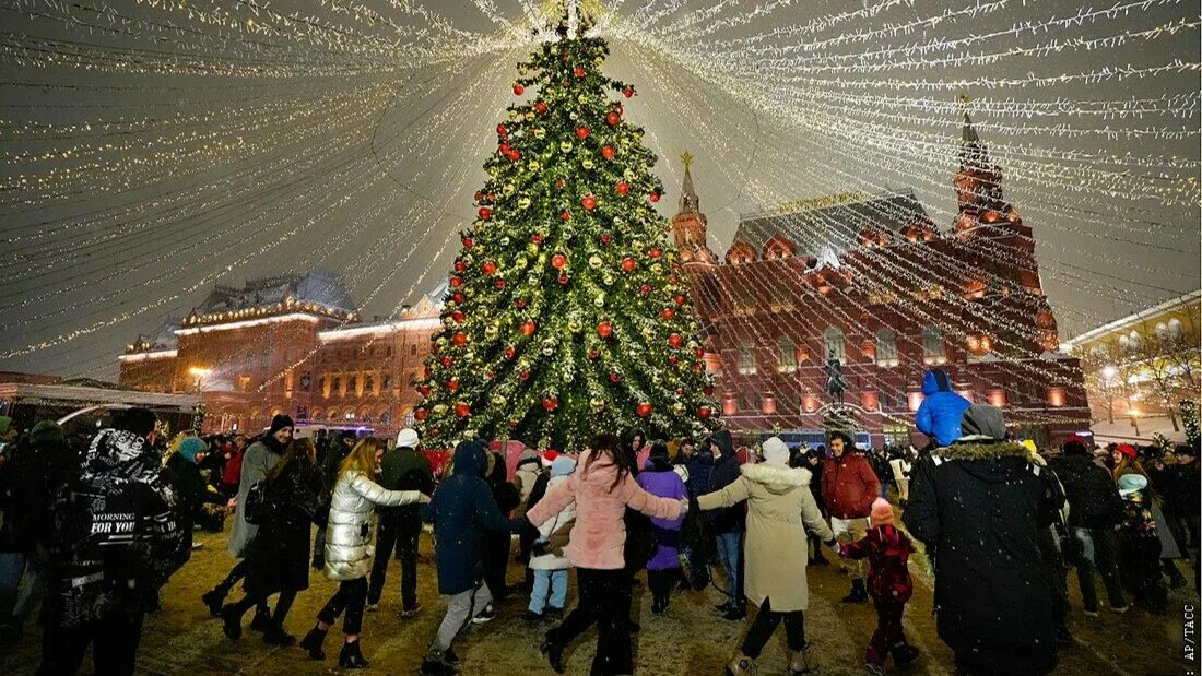 31 декабря 2017 г. Новогодняя елка на красной площади. Новогодняя елка. Новогодняя елка на площади. Елна на красной площади.